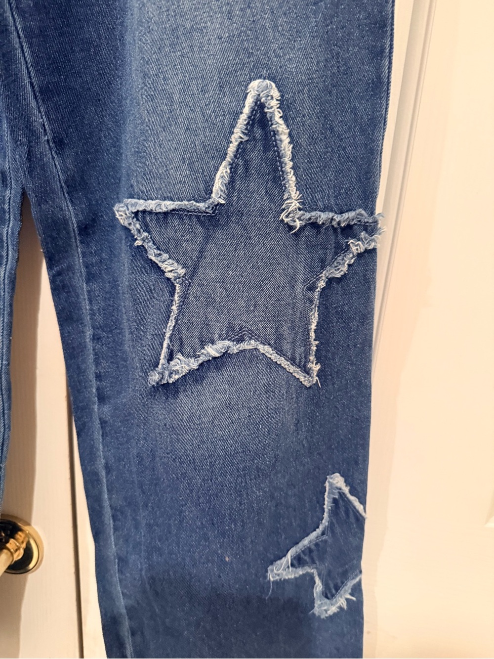 Ashley Mason Dark Blue Straight-Leg Jeans with Frayed Star Appliqués - Picture 5 of 11